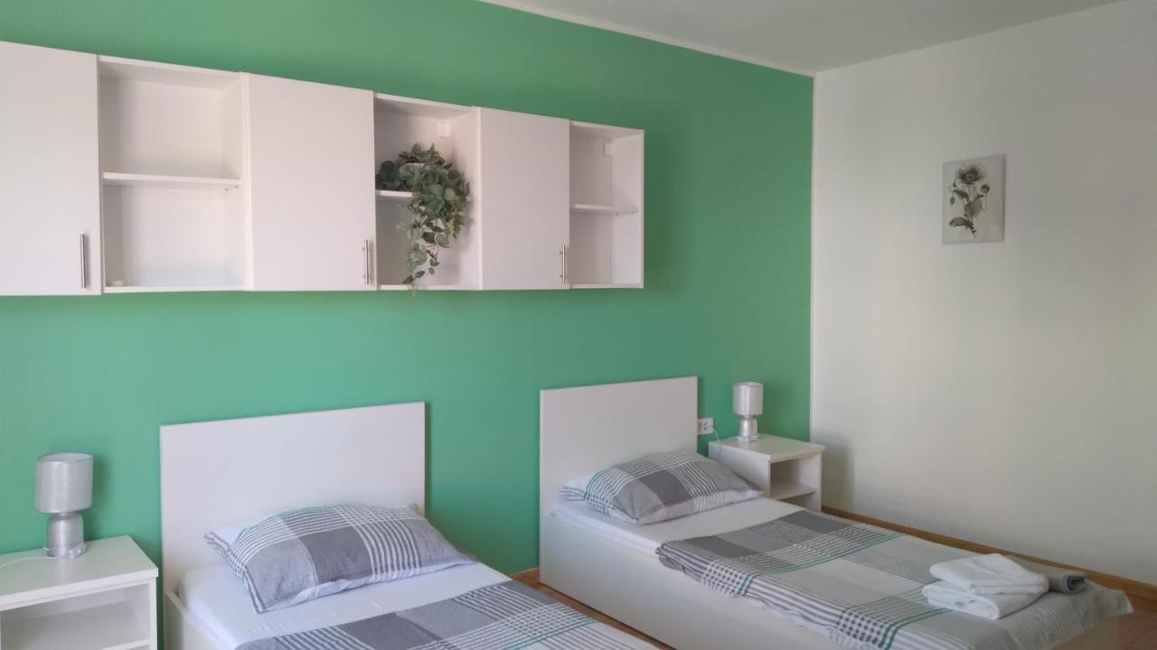 Apartmani "Lorenzo" Novalja Exterior foto