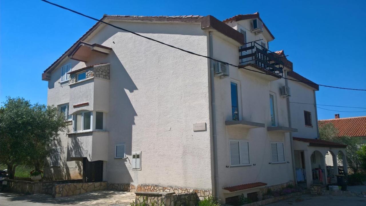 Apartmani "Lorenzo" Novalja Exterior foto